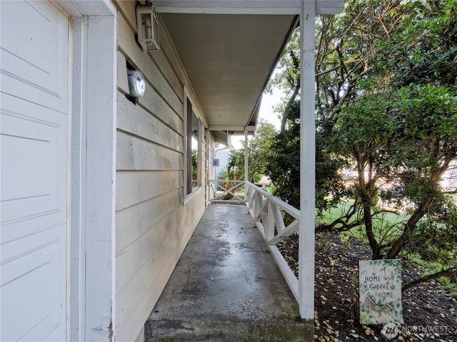 30443 3rd Avenue S, Federal Way, WA 98003