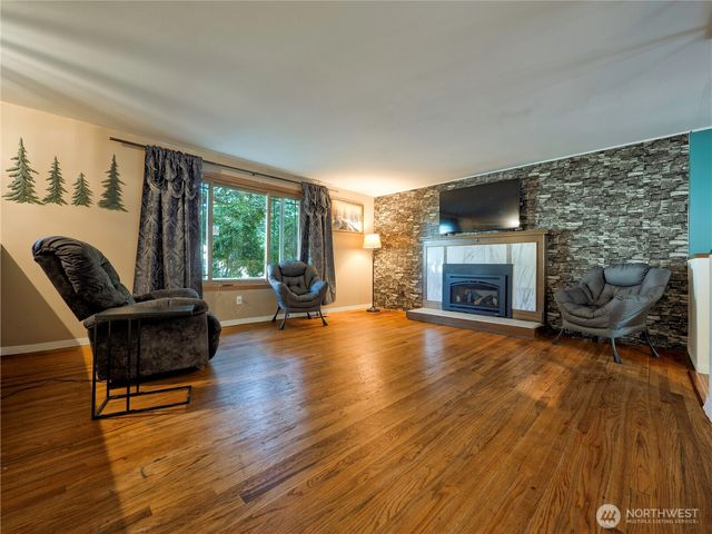 30443 3rd Avenue S, Federal Way, WA 98003