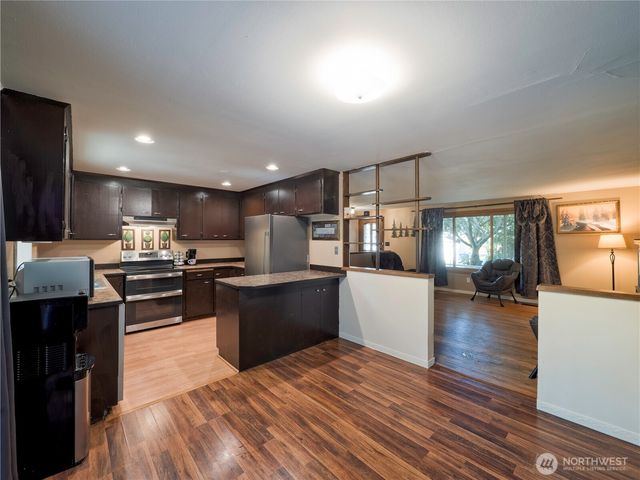 30443 3rd Avenue S, Federal Way, WA 98003