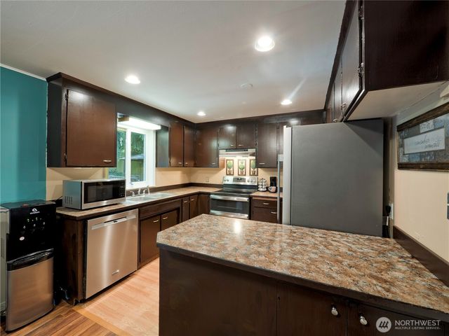30443 3rd Avenue S, Federal Way, WA 98003