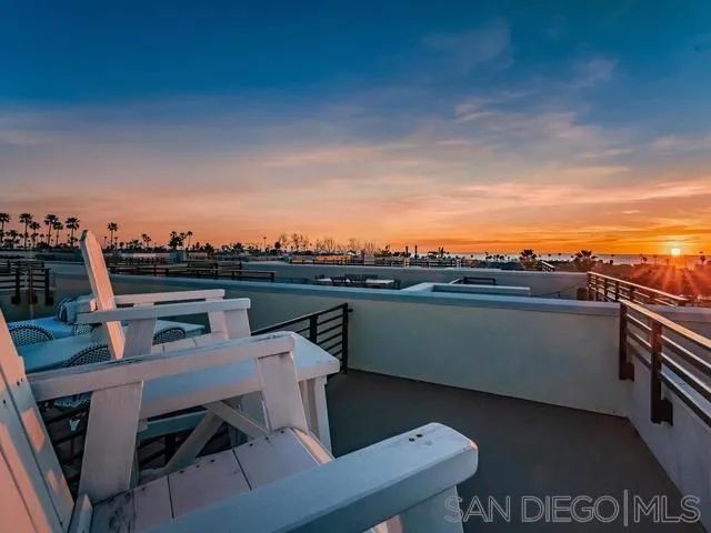 1558 Vista Del Mar Way 3, Oceanside, CA 92054