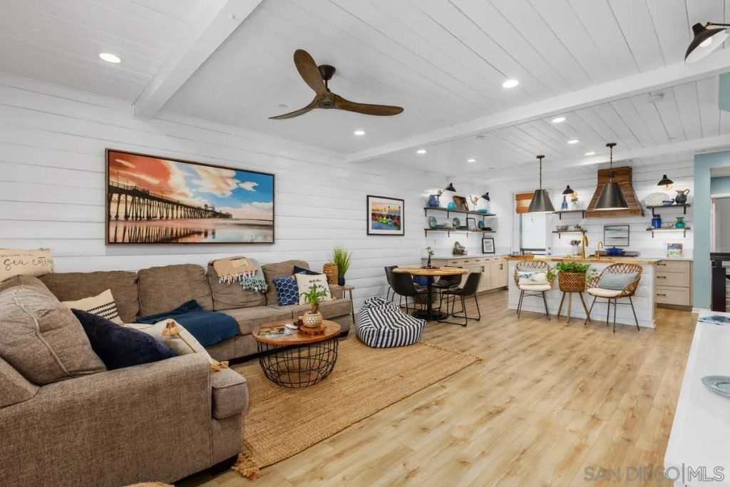 1558 Vista Del Mar Way 3, Oceanside, CA 92054