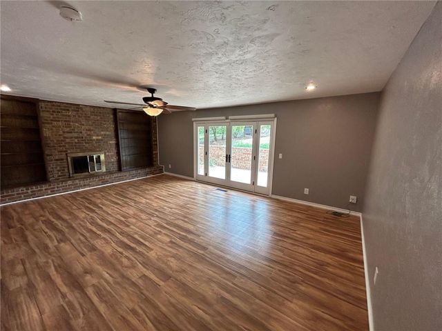 908 East Drive, Edmond, OK 73034
