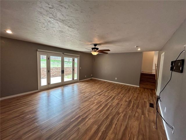 908 East Drive, Edmond, OK 73034