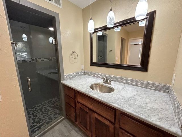 908 East Drive, Edmond, OK 73034