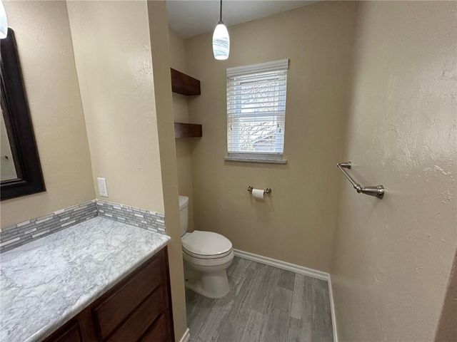 908 East Drive, Edmond, OK 73034