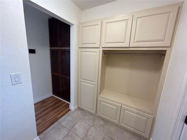 908 East Drive, Edmond, OK 73034