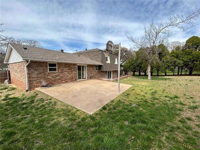 908 East Drive, Edmond, OK 73034