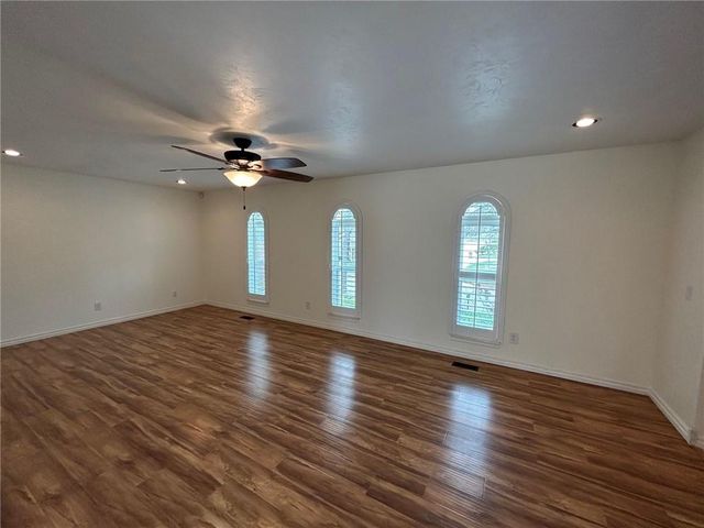 908 East Drive, Edmond, OK 73034