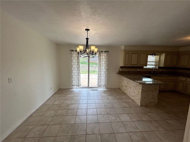 908 East Drive, Edmond, OK 73034