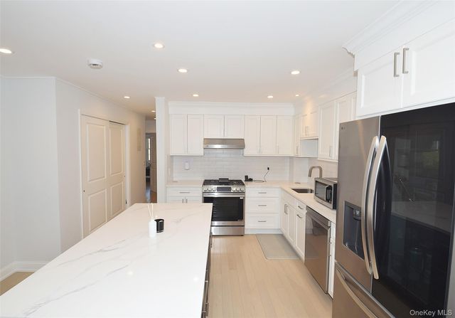 208-08 Robert Road 191M, Bayside, NY 11360