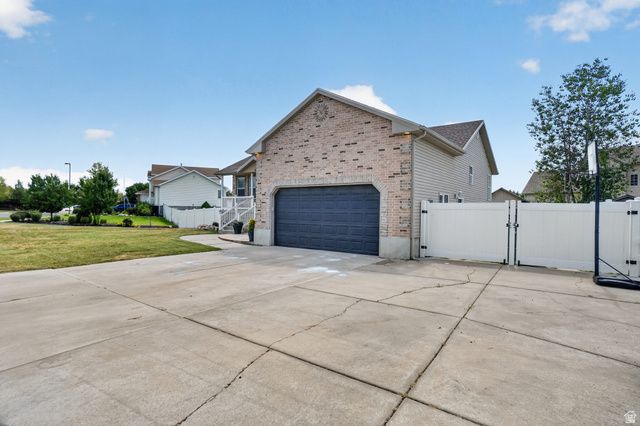 4205 W 5850 S, Roy, UT 84067