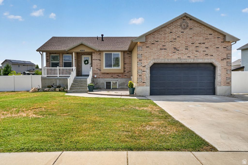 4205 W 5850 S, Roy, UT 84067