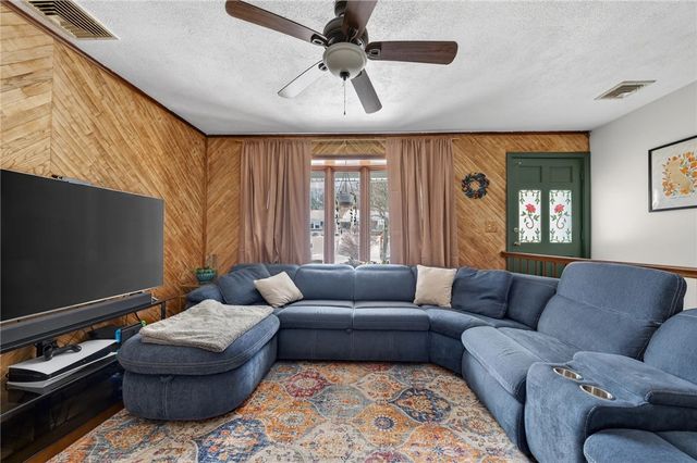 7 Earhart Street, Johnston, RI 02919