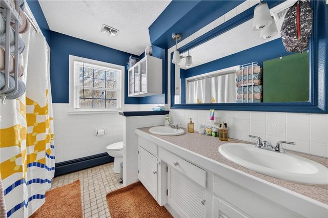 7 Earhart Street, Johnston, RI 02919