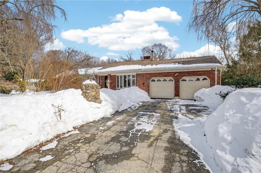 7 Earhart Street, Johnston, RI 02919