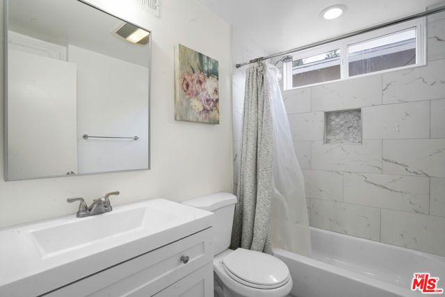 20243 Valerio Street, Winnetka (los Angeles), CA 91306