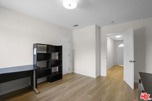 20243 Valerio Street, Winnetka (los Angeles), CA 91306