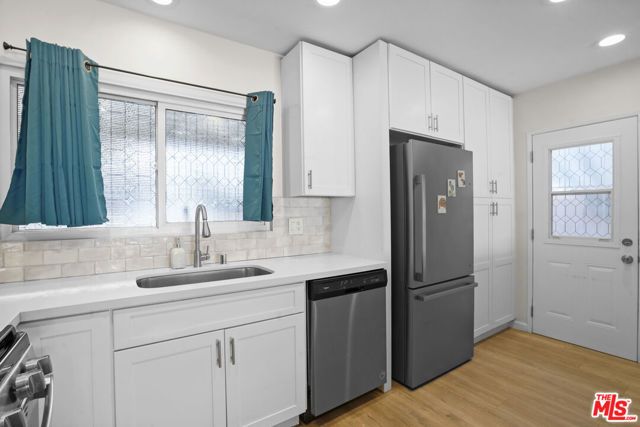 20243 Valerio Street, Winnetka (los Angeles), CA 91306