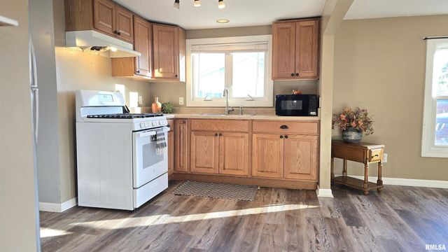 1006 8TH Street, Colona, IL 61241