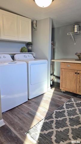 1006 8TH Street, Colona, IL 61241