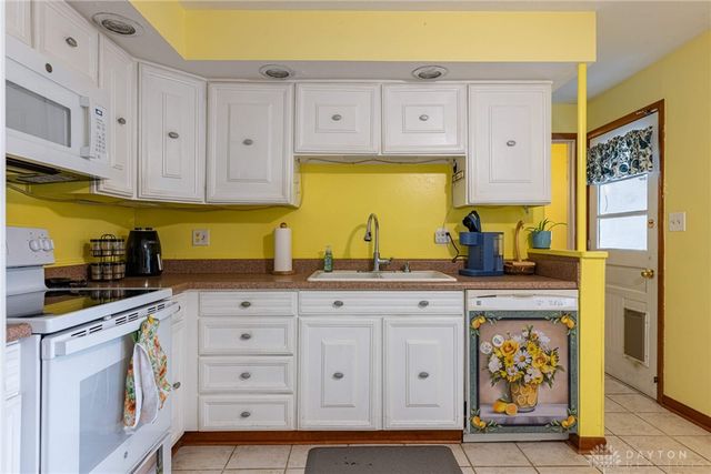 505 Durst Drive, Englewood, OH 45322