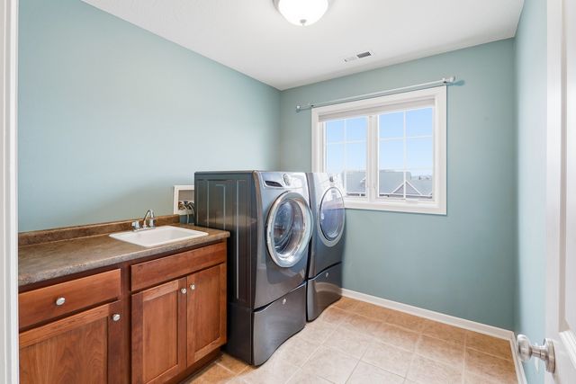 2508 Hemel Drive, Pella, IA 50219