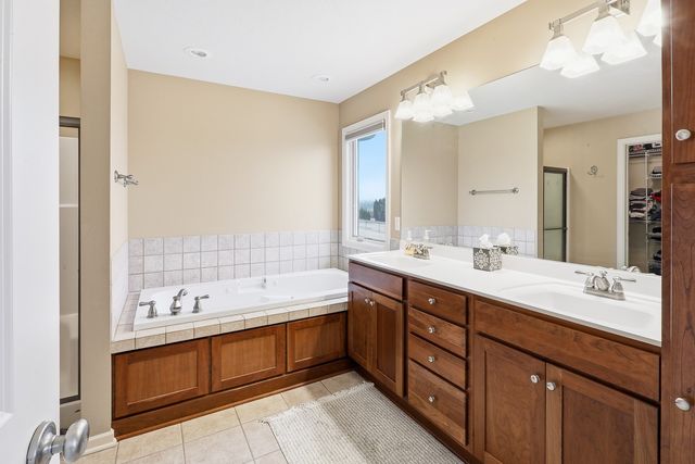 2508 Hemel Drive, Pella, IA 50219