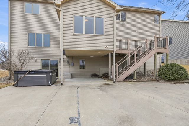 2508 Hemel Drive, Pella, IA 50219