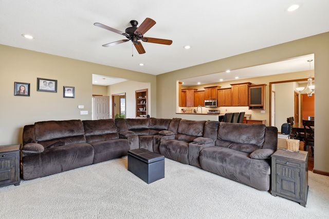 2508 Hemel Drive, Pella, IA 50219