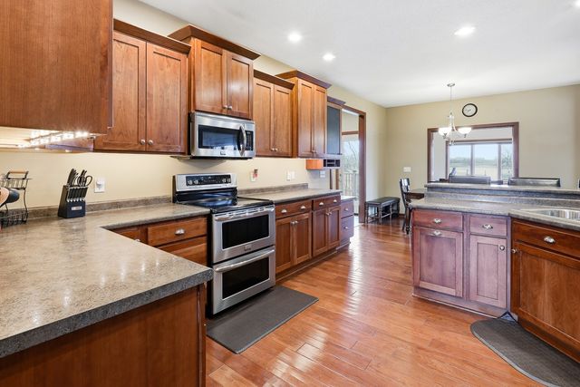 2508 Hemel Drive, Pella, IA 50219