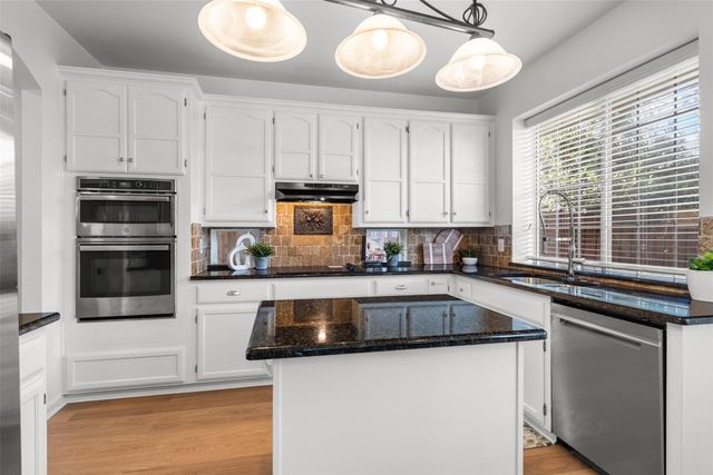 2009 Brook Lane, Flower Mound, TX 75028
