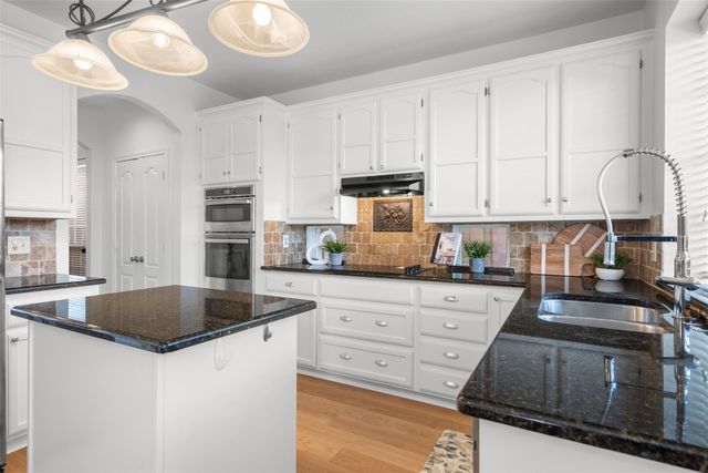 2009 Brook Lane, Flower Mound, TX 75028