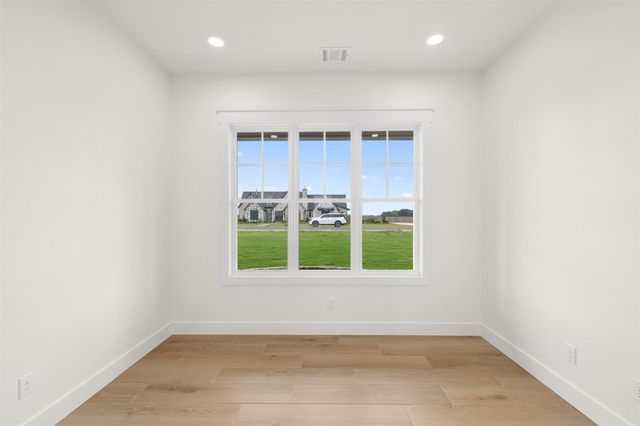 112 Court Side Drive, Snook, TX 77879
