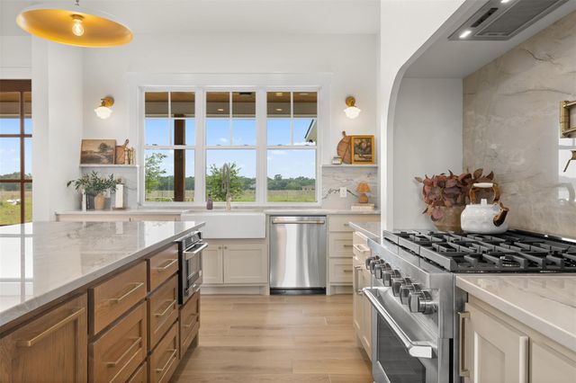 112 Court Side Drive, Snook, TX 77879