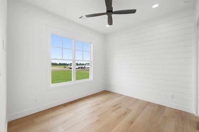 112 Court Side Drive, Snook, TX 77879