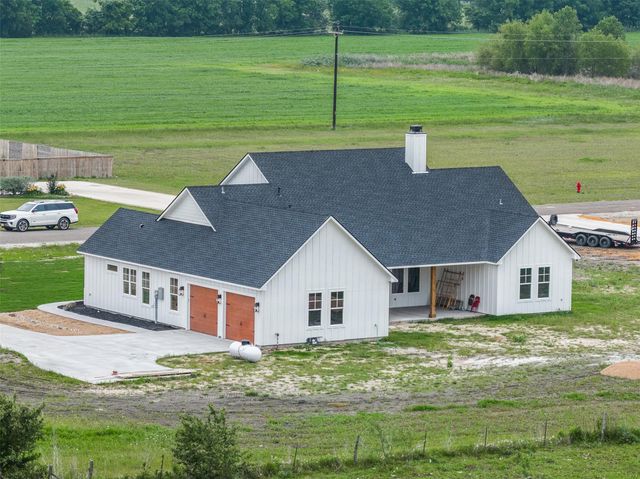 112 Court Side Drive, Snook, TX 77879