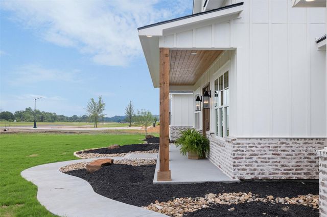 112 Court Side Drive, Snook, TX 77879