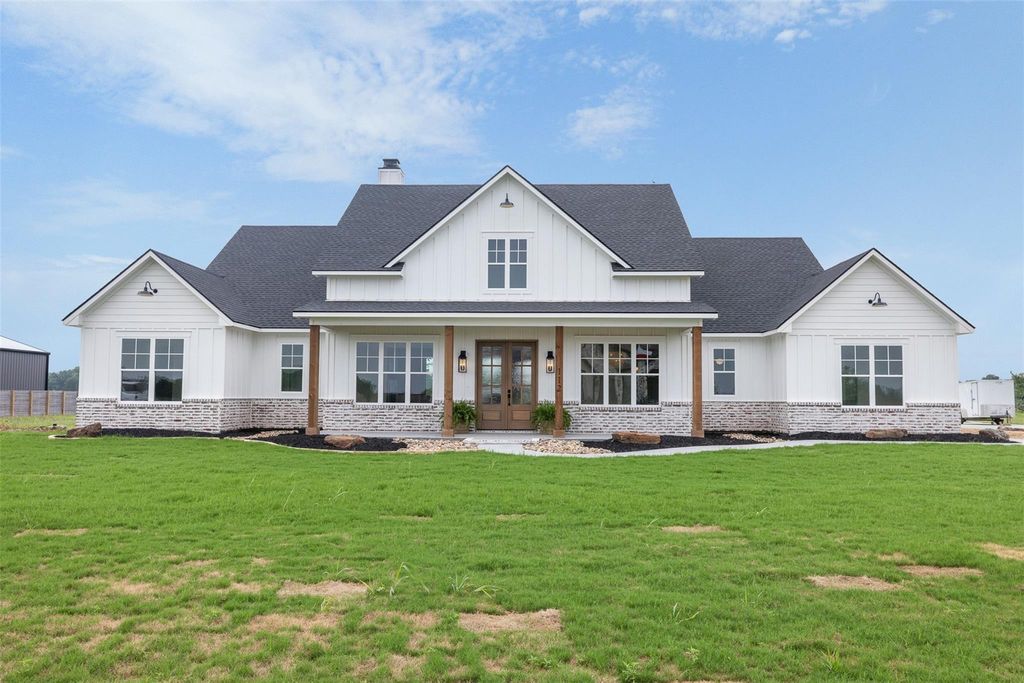 112 Court Side Drive, Snook, TX 77879