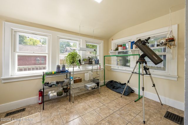 820 Fetter Ave, Louisville, KY 40217