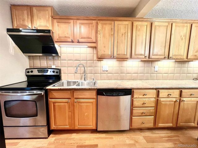 2 Adams St 604, Denver, CO 80206