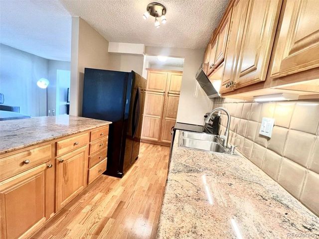 2 Adams St 604, Denver, CO 80206