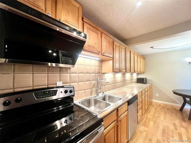 2 Adams St 604, Denver, CO 80206