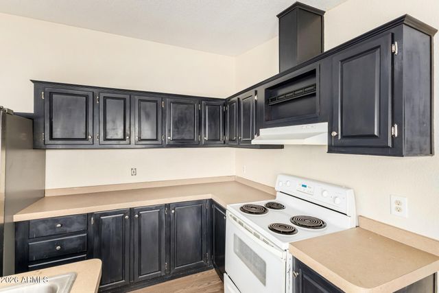 3521 W Lone Cactus Drive, Glendale, AZ 85308