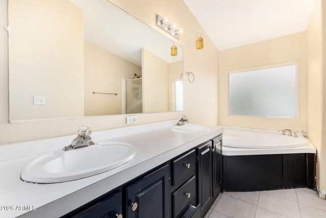 3521 W Lone Cactus Drive, Glendale, AZ 85308