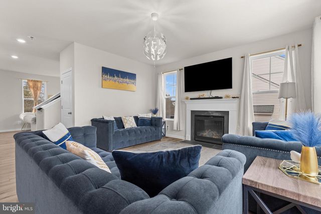 35 HICKORY RIDGE CIR, York, PA 17404