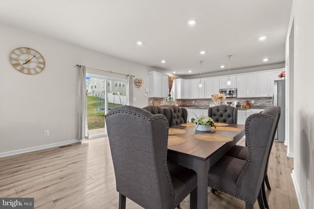 35 HICKORY RIDGE CIR, York, PA 17404