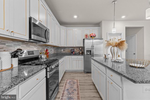 35 HICKORY RIDGE CIR, York, PA 17404