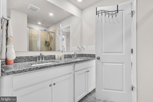 35 HICKORY RIDGE CIR, York, PA 17404