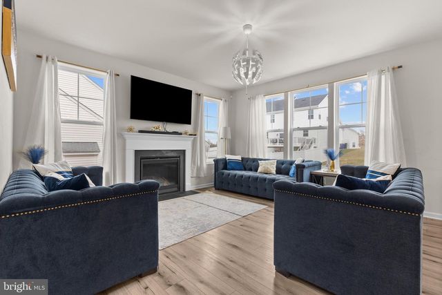 35 HICKORY RIDGE CIR, York, PA 17404